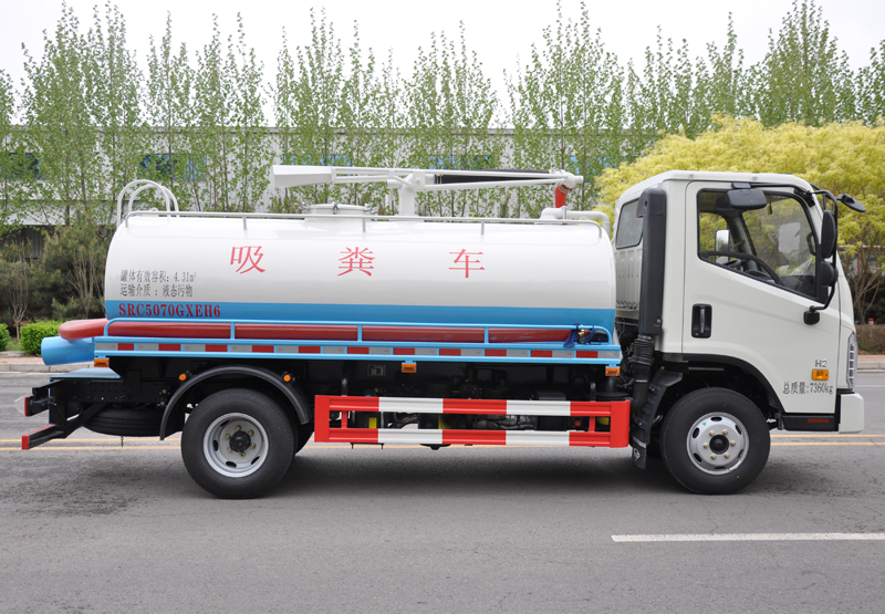 吸粪车